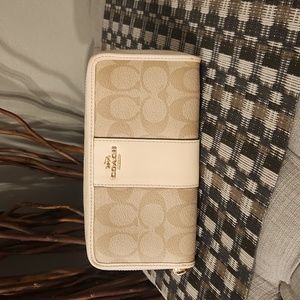 Coach Accordion Zip Long Wallet, Off-White and Canvas